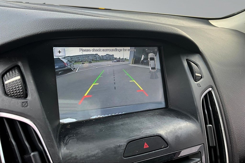 Used 2017 Ford Focus SEL FWD image 14