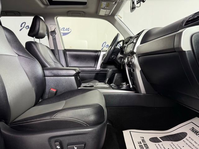 Used 2016 Toyota 4Runner SR5 Premium image 18