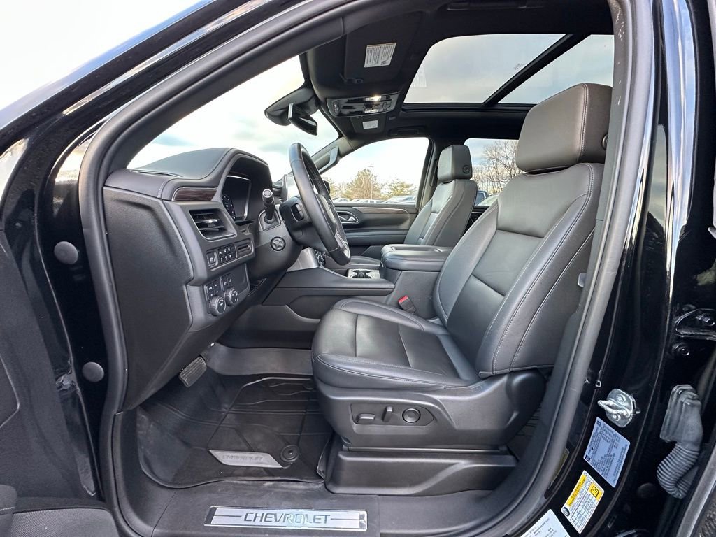 Used 2023 Chevrolet Tahoe Z71 w/ Luxury Package image 2