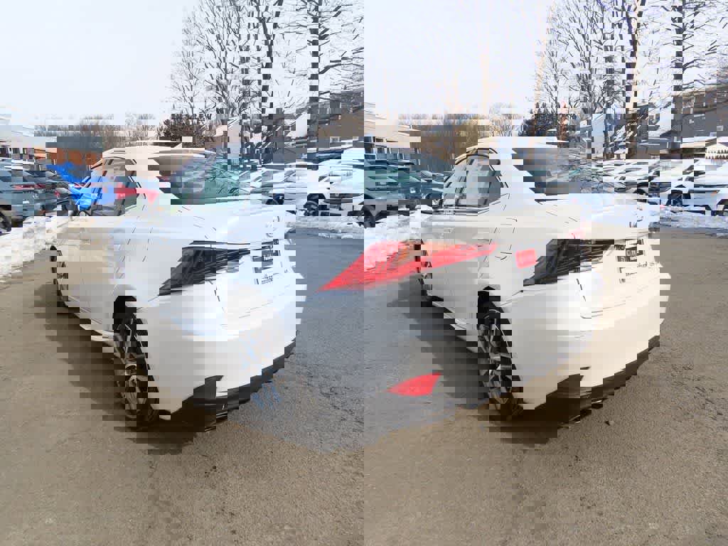 Used 2019 Lexus IS 300 image 4