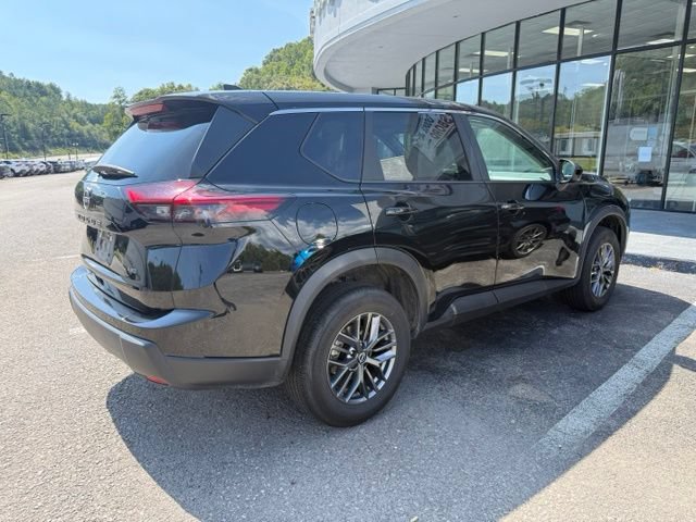 Used 2026 Nissan Rogue SV AWD/4WD image 4