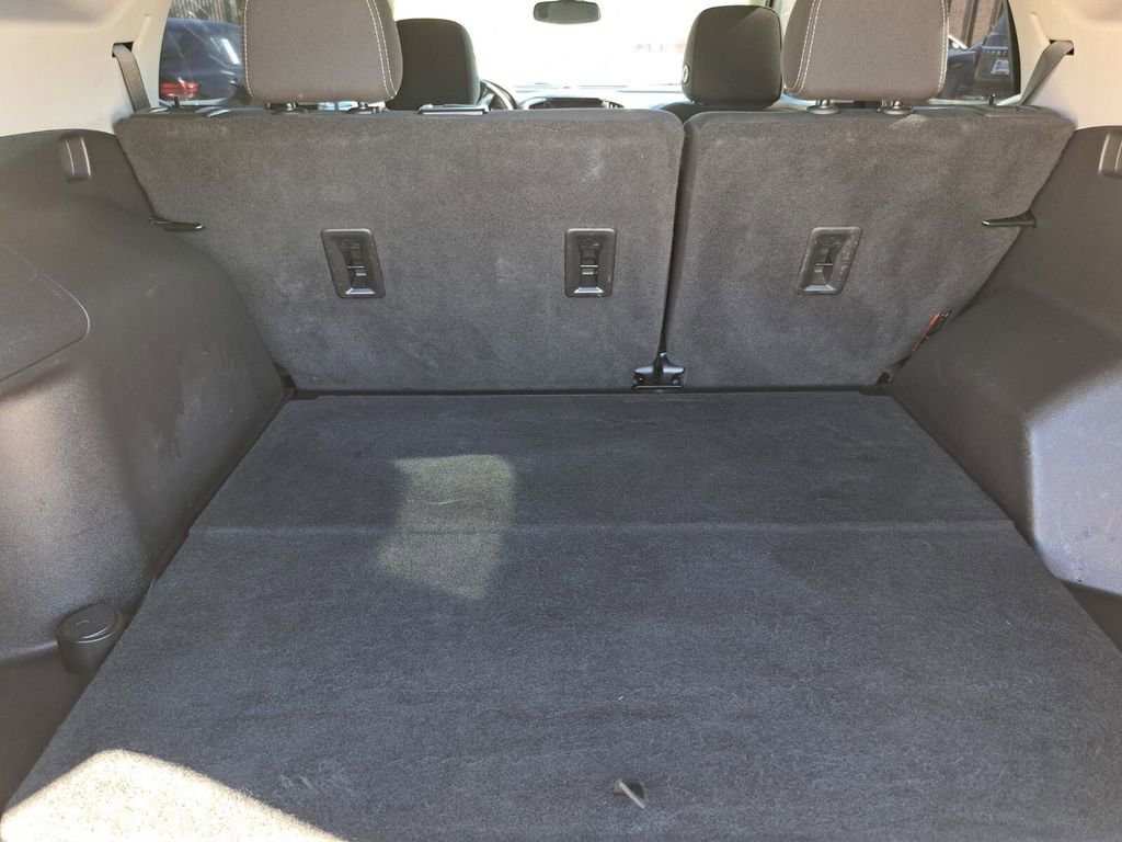 Used 2022 GMC Terrain SLE image 24