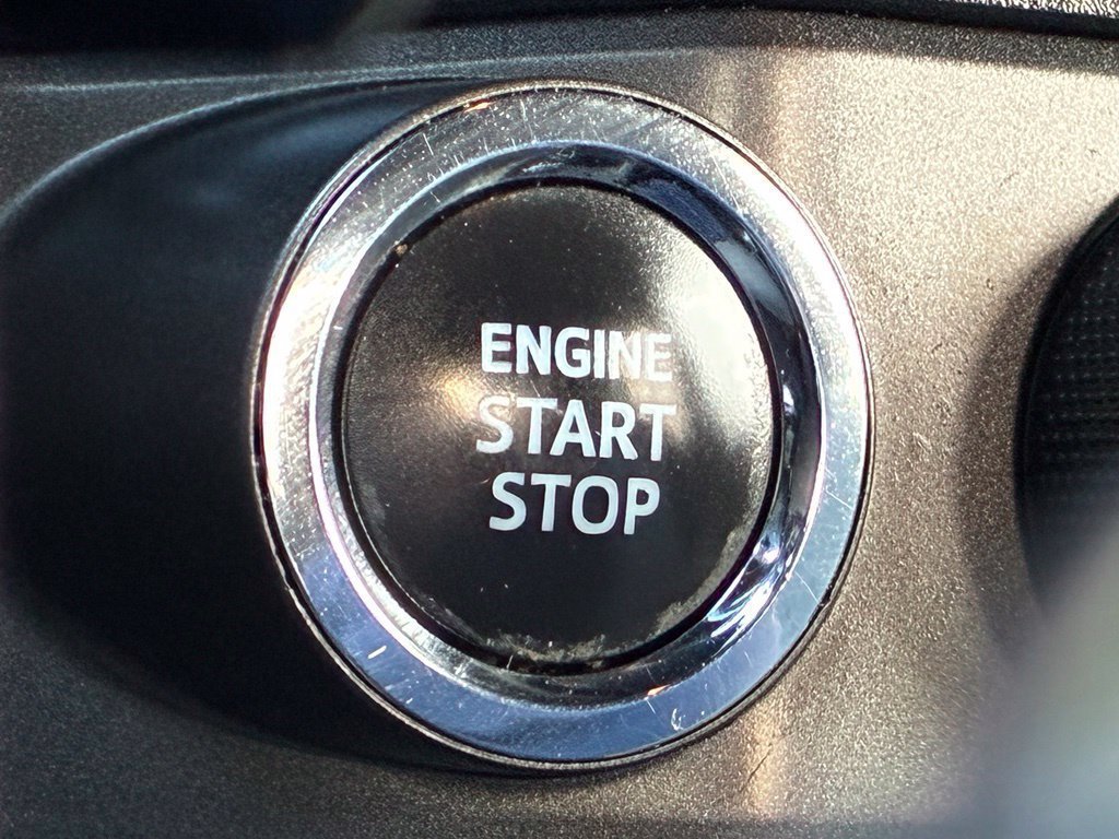 Used 2022 Toyota Tacoma TRD Off-Road AWD/4WD image 19