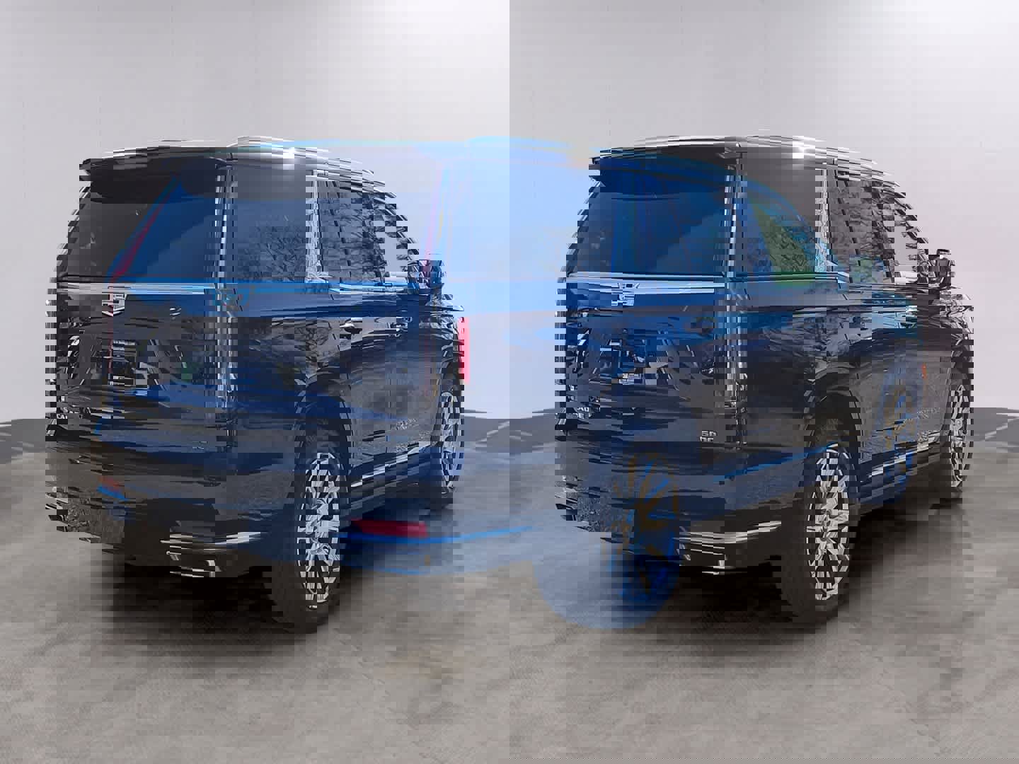 Used 2021 Cadillac Escalade Premium Luxury Platinum image 2