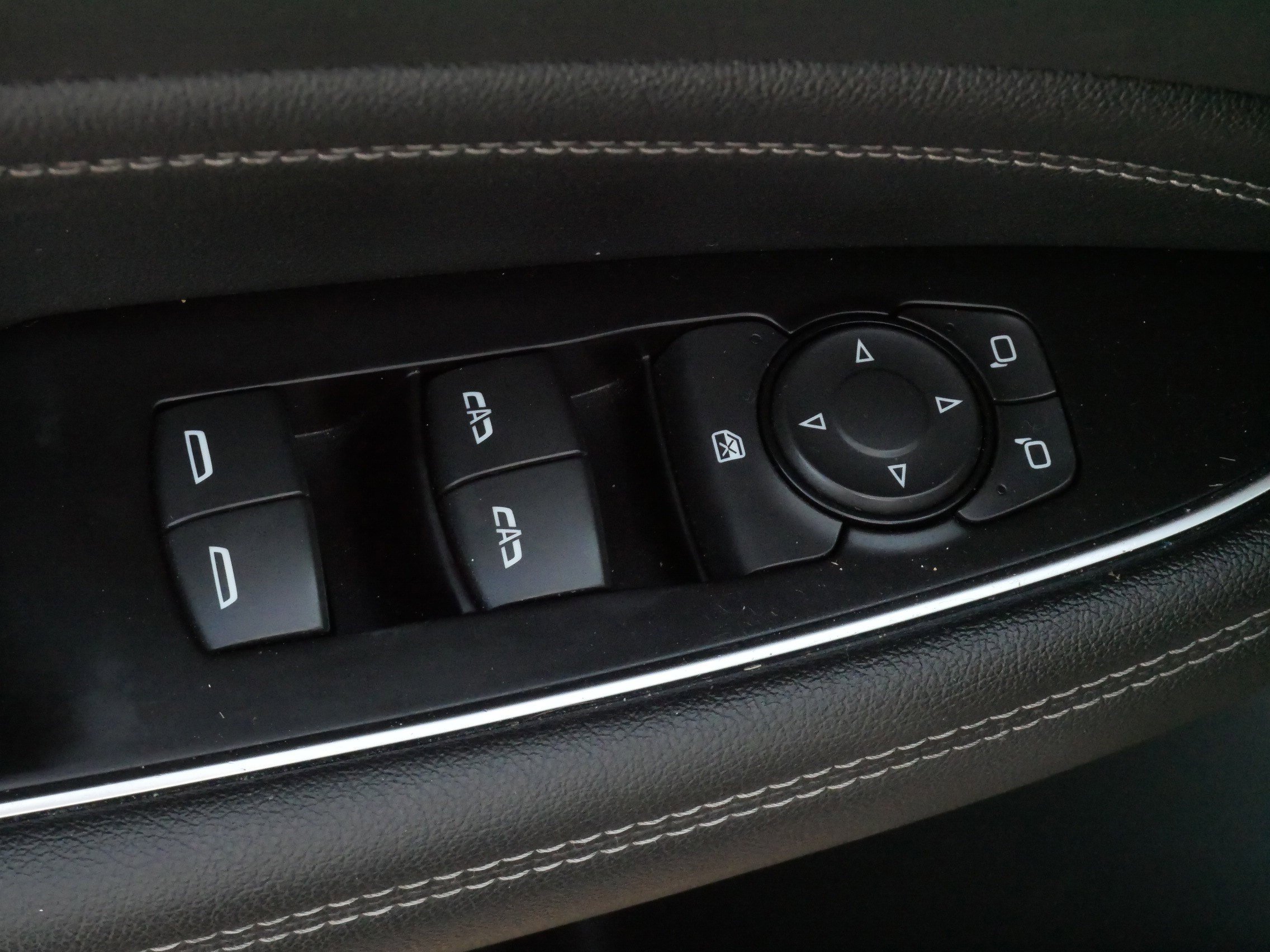 Used 2018 Buick Regal Essence w/ Driver Confidence Package #1 image 19