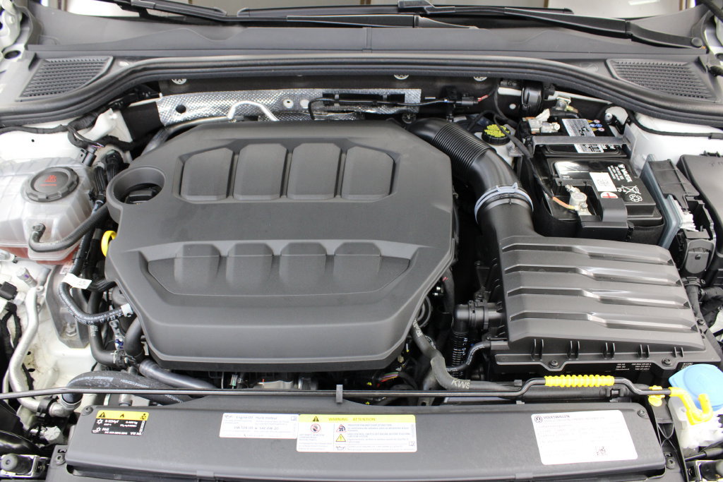 Certified 2023 Volkswagen GTI SE FWD image 32