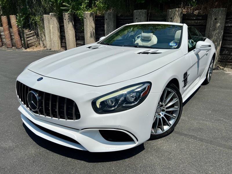 Used 2017 Mercedes-Benz SL 550 image 4