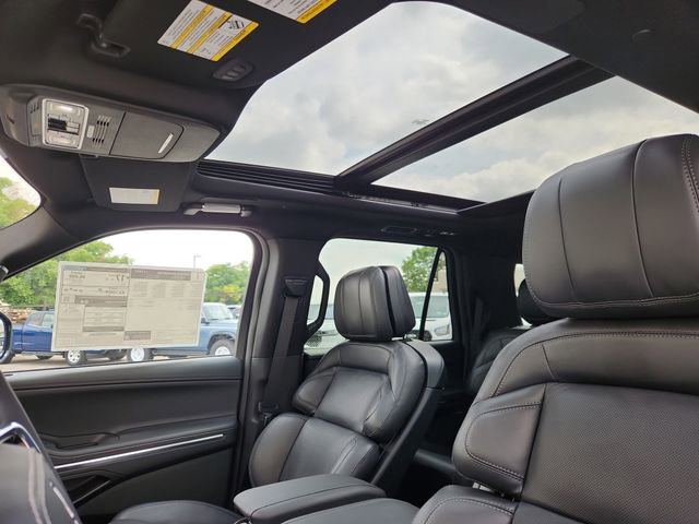 New 2025 Lincoln Navigator Reserve w/ Jet Appearance Package image 23