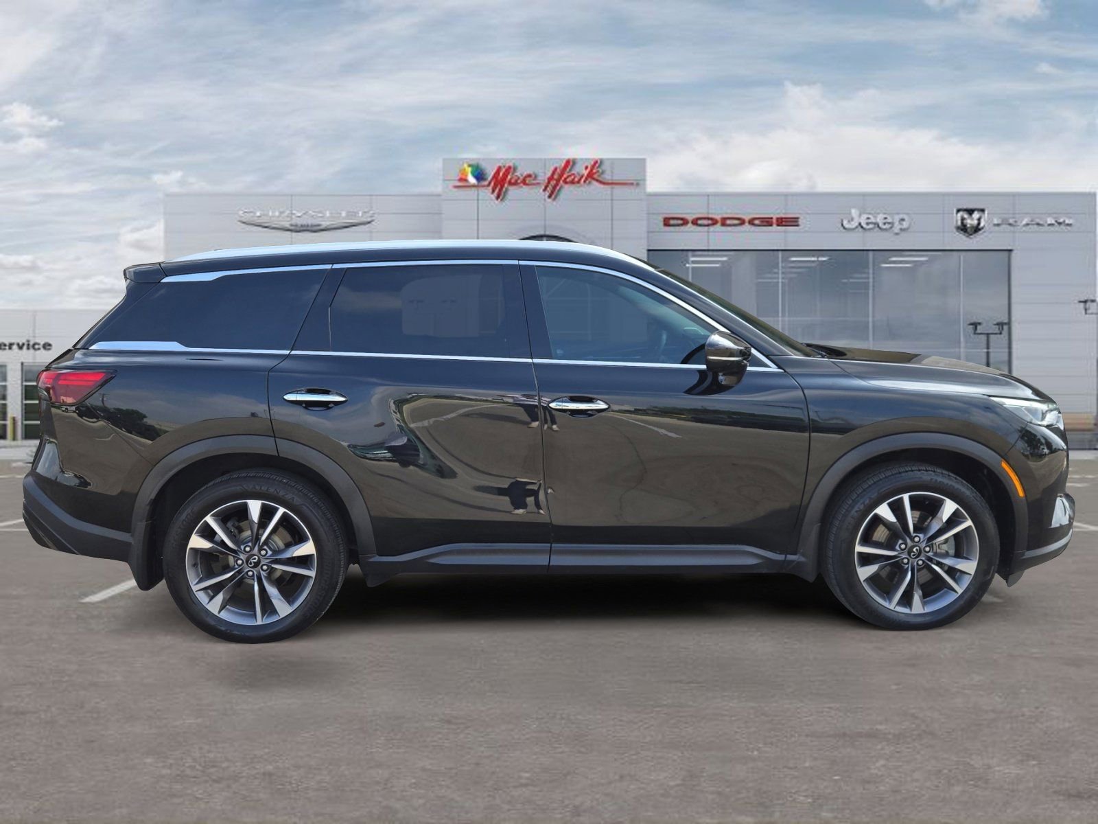 Used 2024 INFINITI QX60 Luxe w/ Performance Audio Package FWD image 6