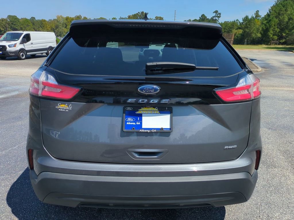 Certified 2024 Ford Edge SE image 5