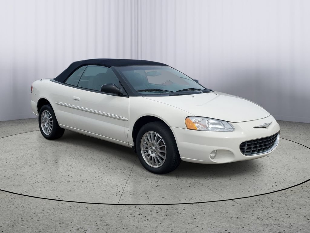 Used 2002 Chrysler Sebring Limited FWD image 2