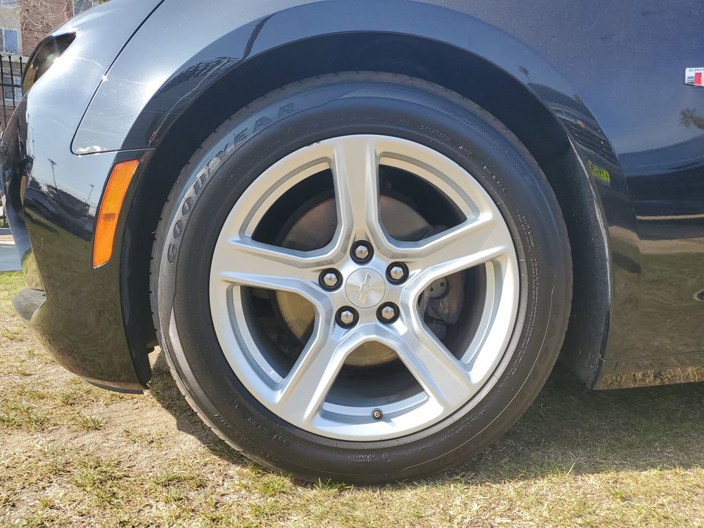 Used 2019 Chevrolet Camaro LT image 6