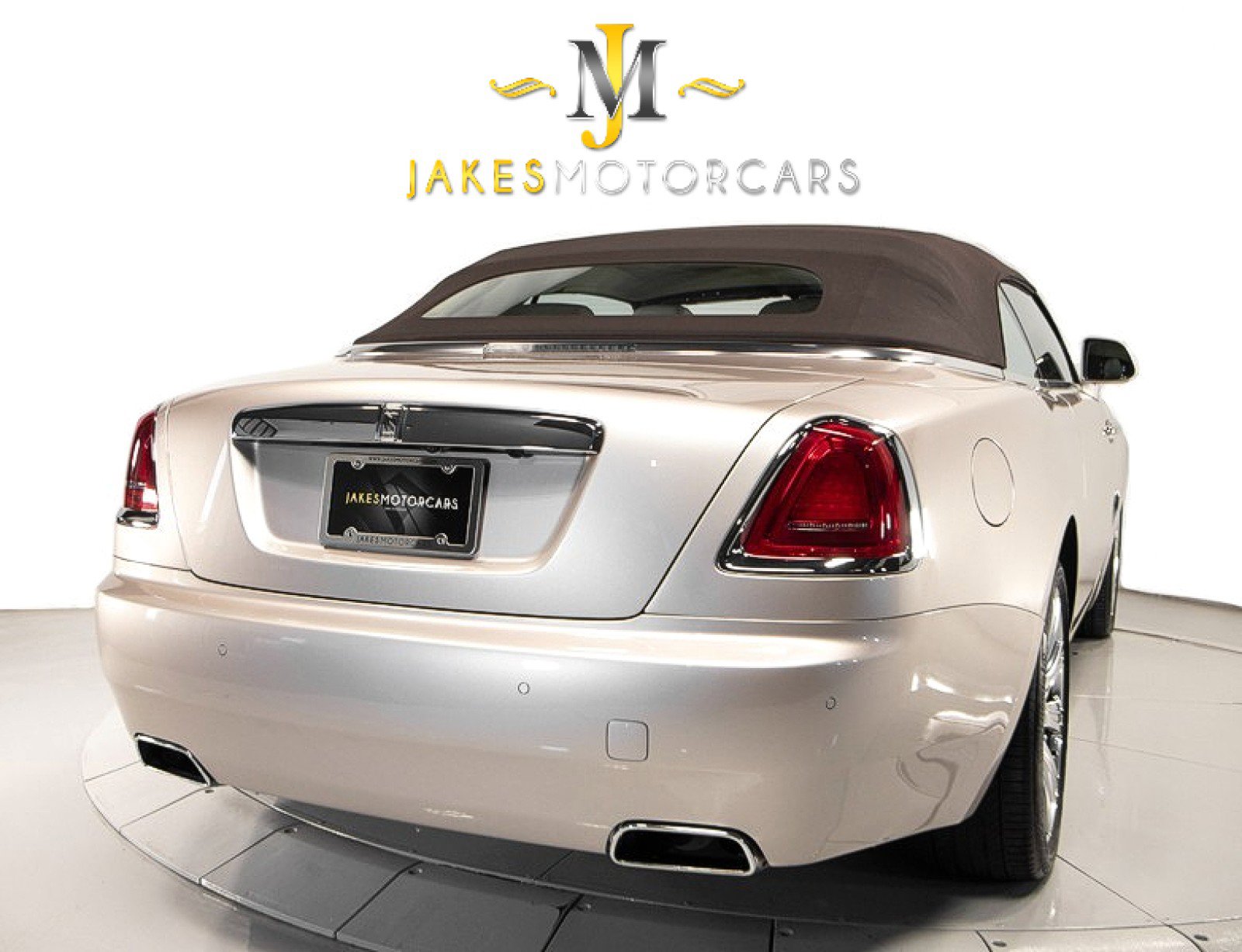 Used 2019 Rolls-Royce Dawn image 13