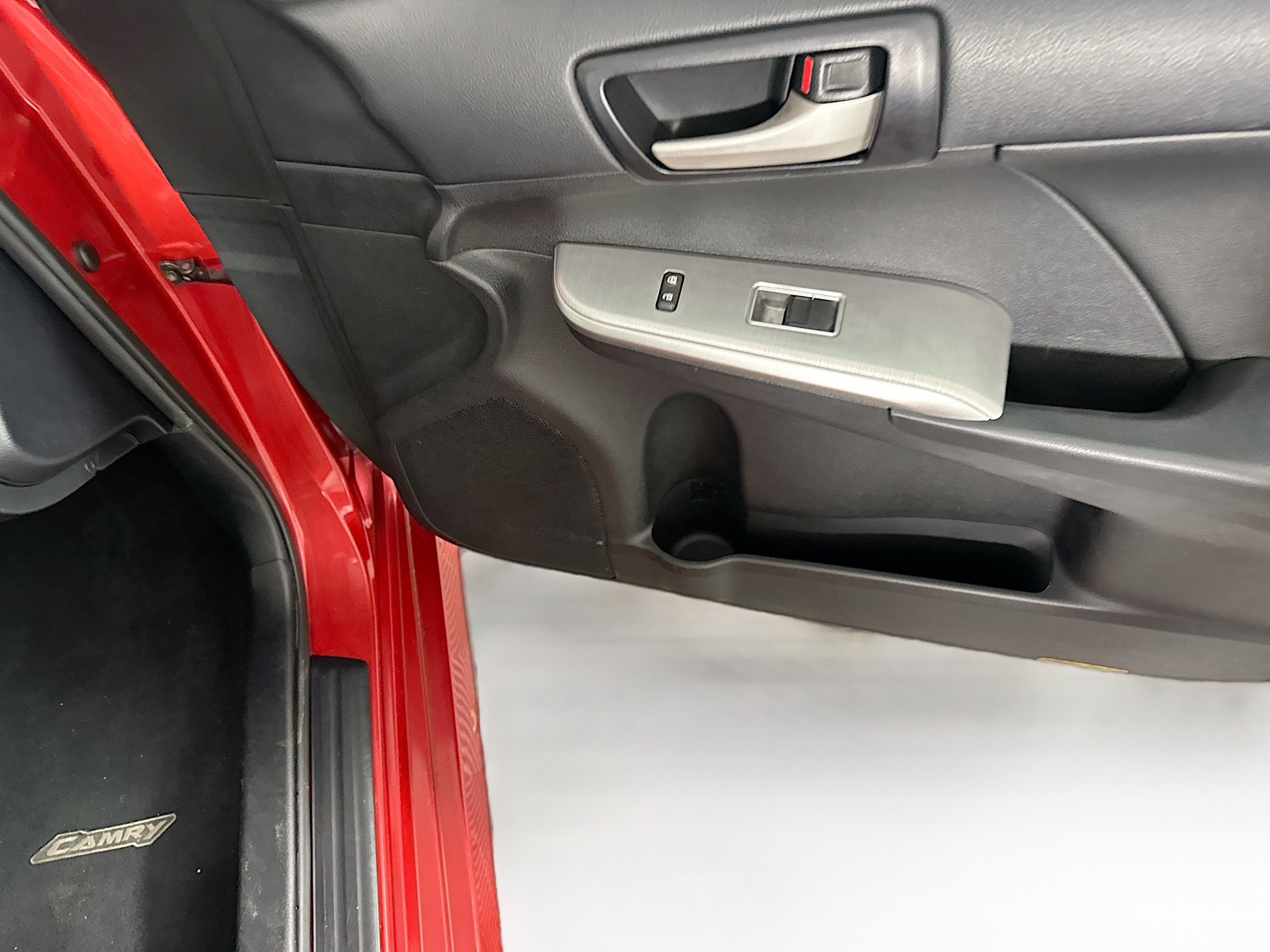 Used 2013 Toyota Camry L image 27