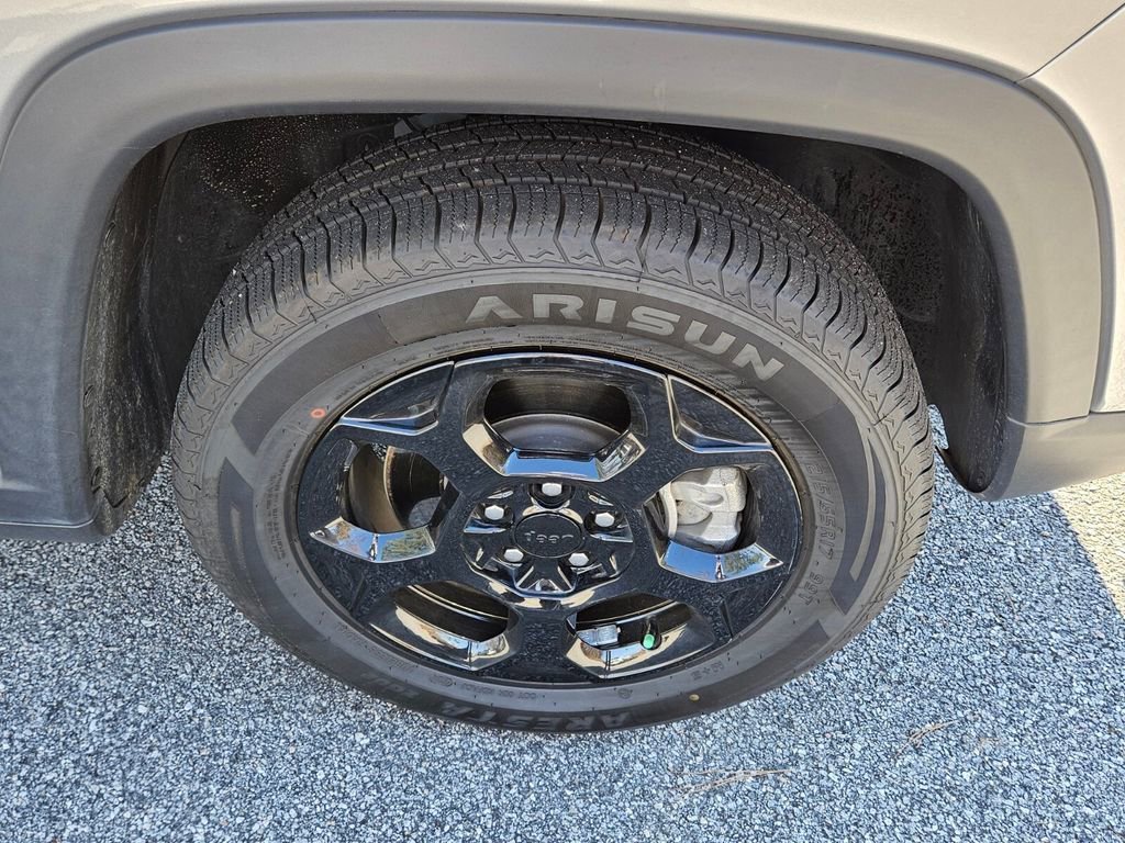 Used 2024 Jeep Compass Trailhawk image 15