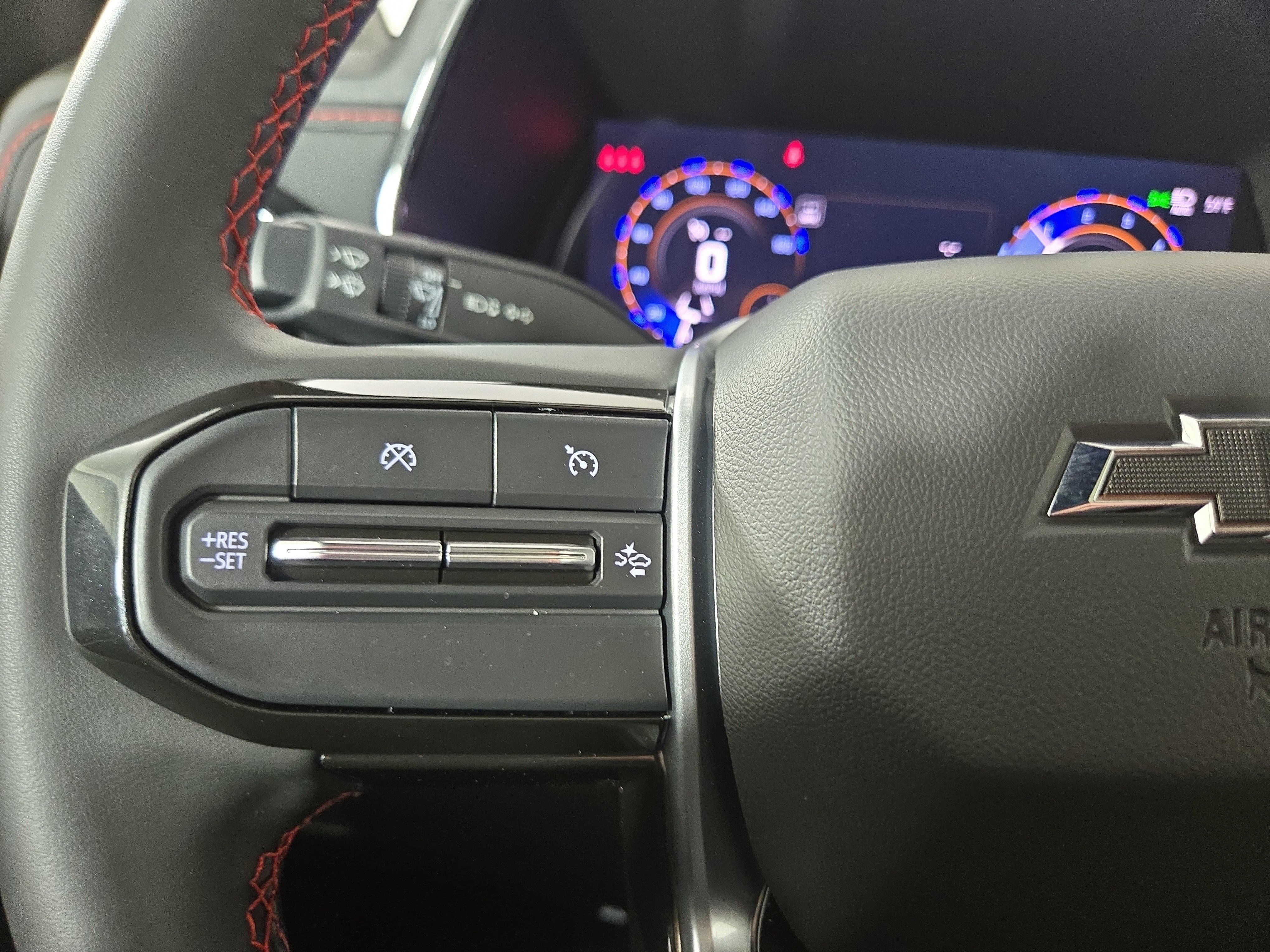 Certified 2024 Chevrolet Colorado Z71 w/ LPO, Dark Essentials Package image 15