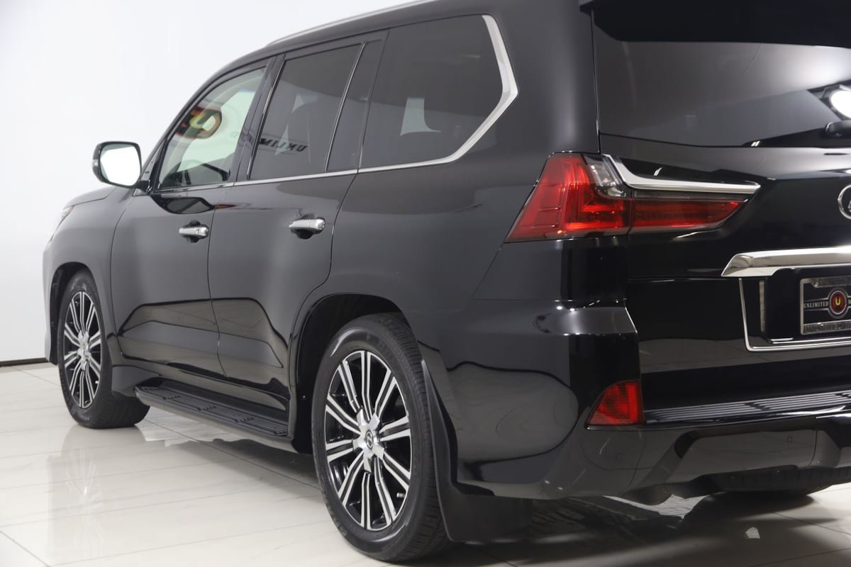 Used 2020 Lexus LX 570 4WD w/ Luxury Package image 27