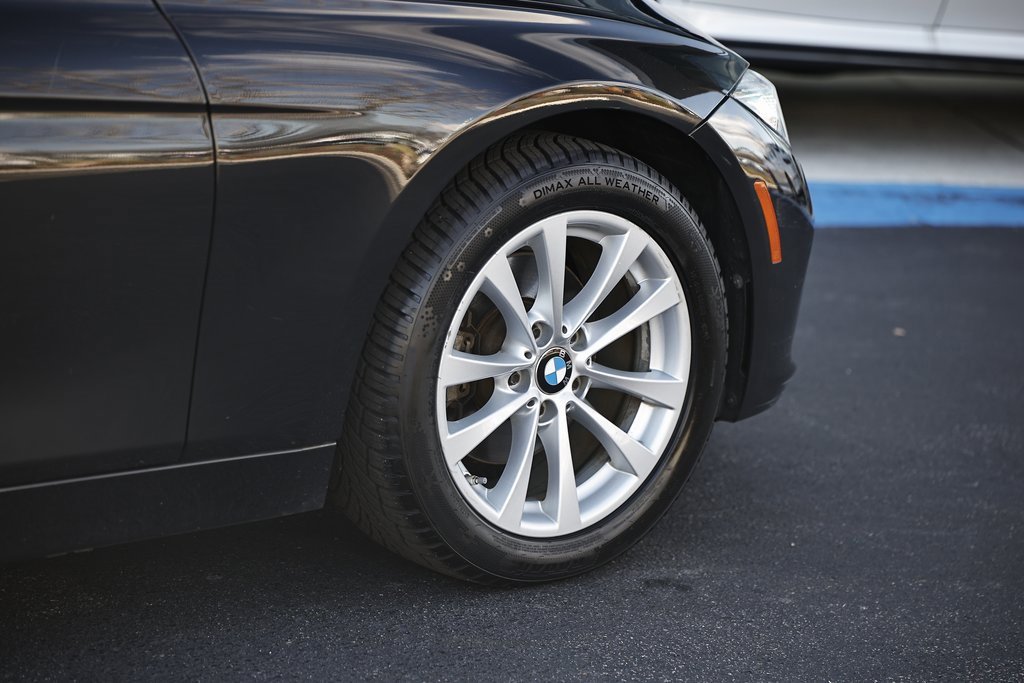 Used 2018 BMW 320i Sedan w/ Convenience Package image 5