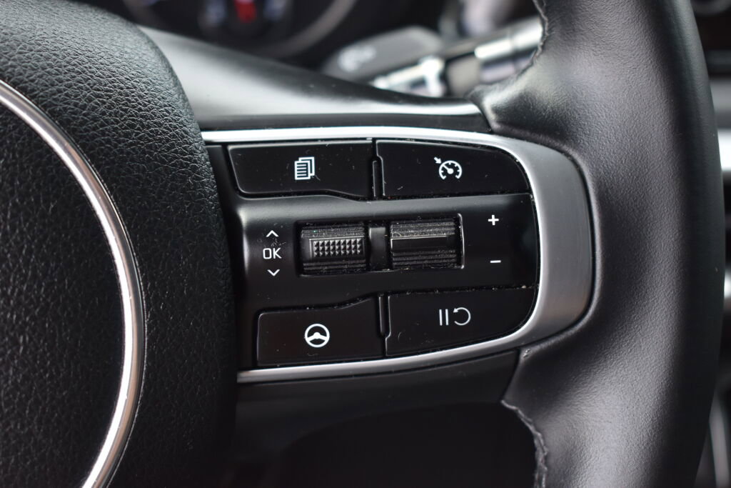 Used 2022 Kia K5 LXS image 16