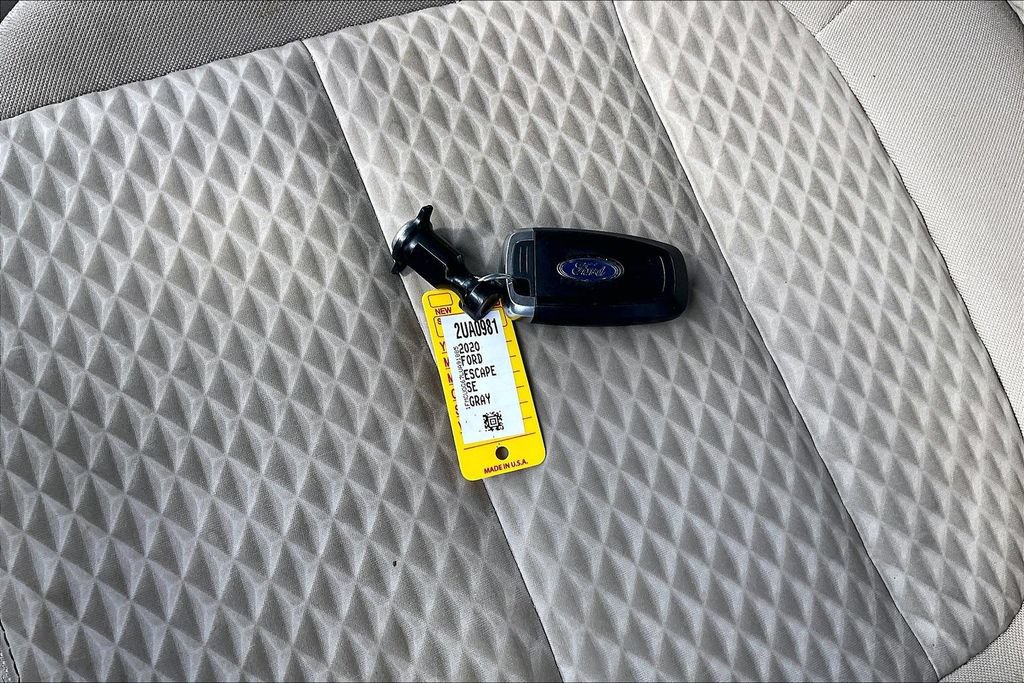 Used 2020 Ford Escape SE FWD image 34