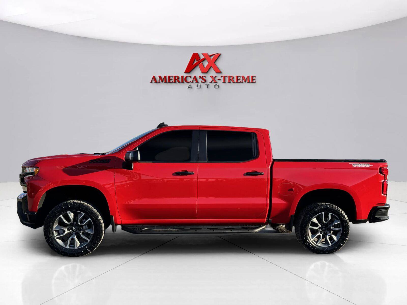 Used 2021 Chevrolet Silverado 1500 LT Trail Boss w/ Convenience Package II AWD/4WD image 2