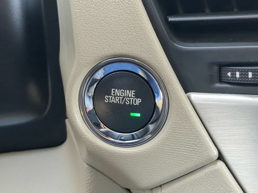 Used 2020 GMC Yukon Denali w/ Denali Ultimate Package RWD image 20