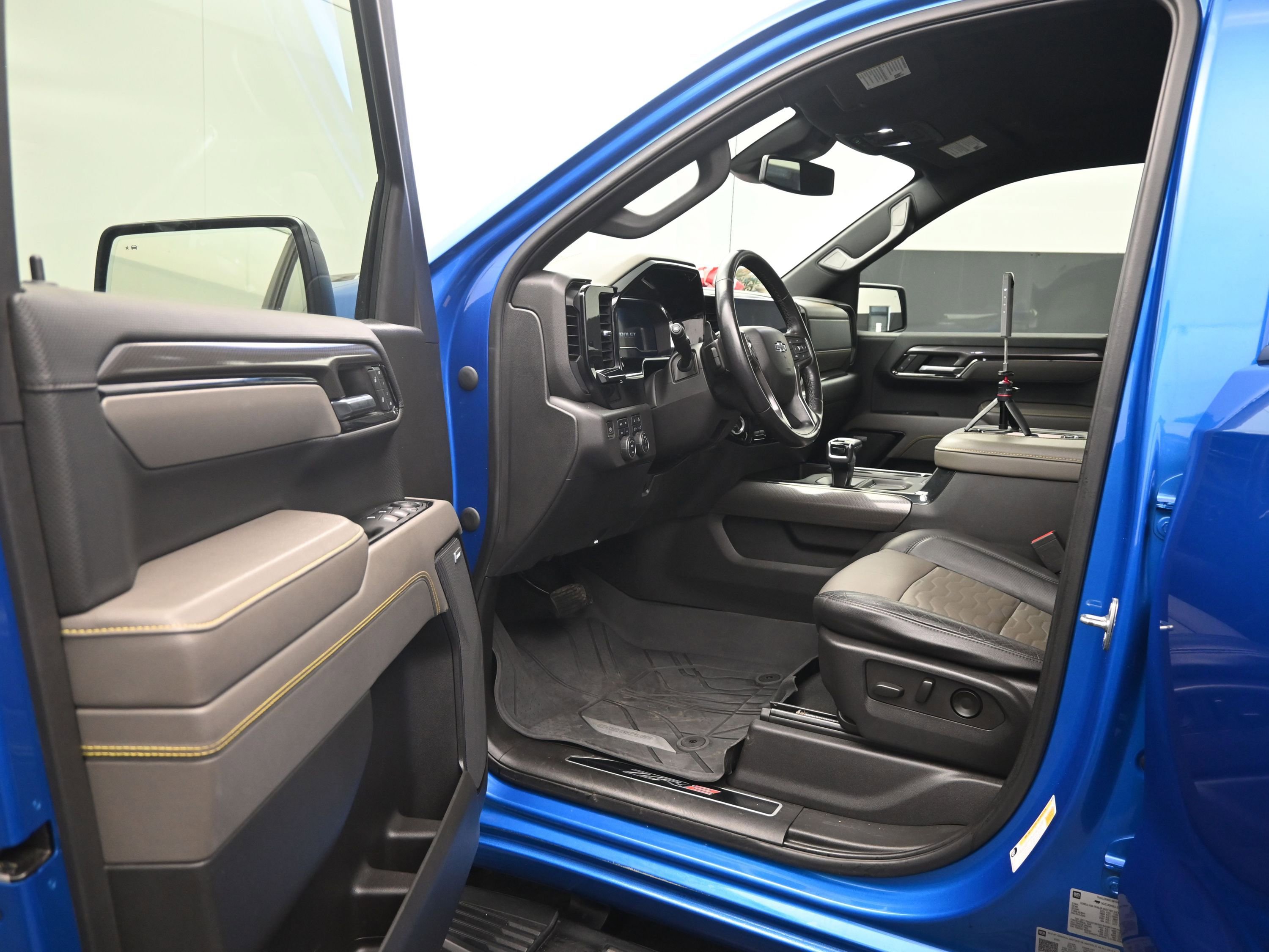 Used 2022 Chevrolet Silverado 1500 ZR2 image 14