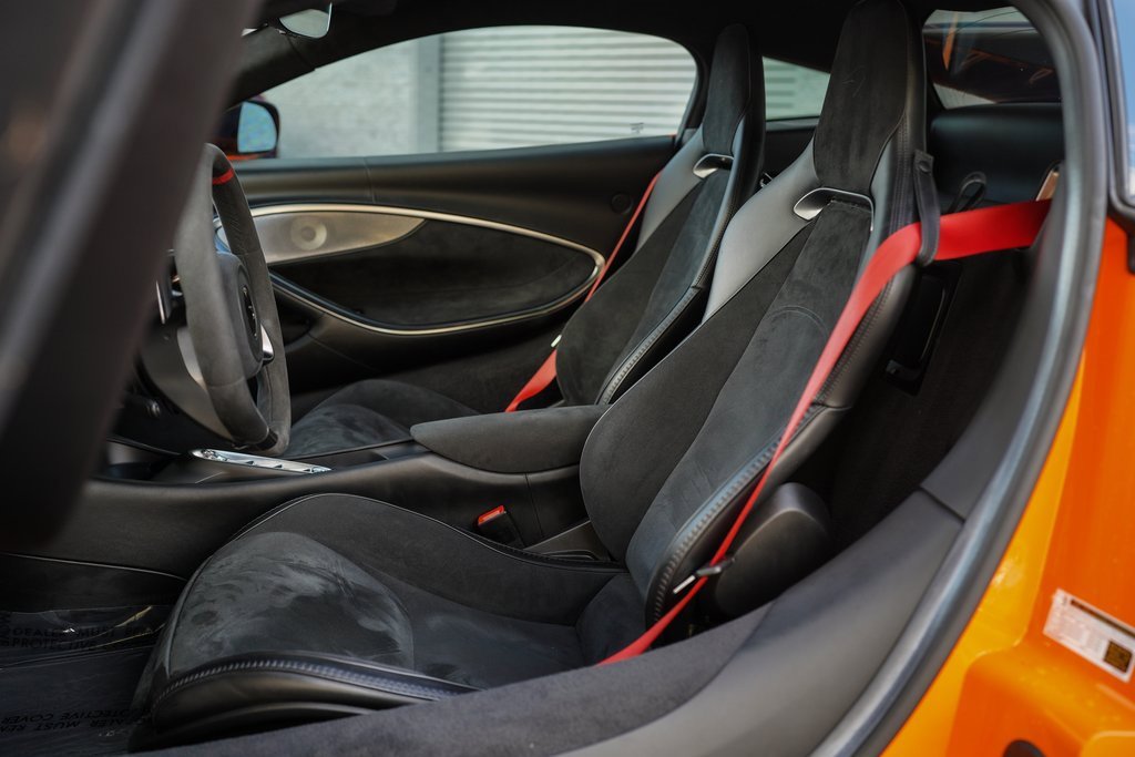 Used 2023 McLaren Artura image 24