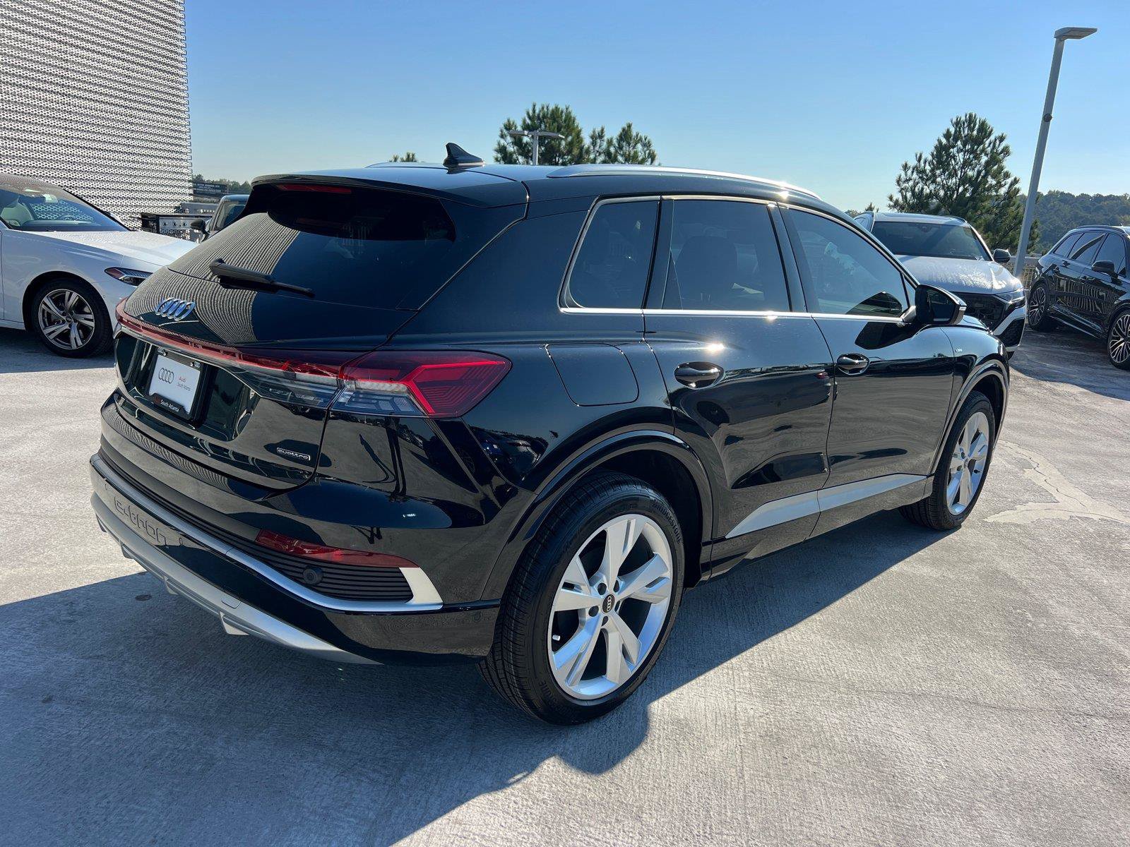 Used 2023 Audi Q4 e-tron Premium Plus AWD/4WD image 5