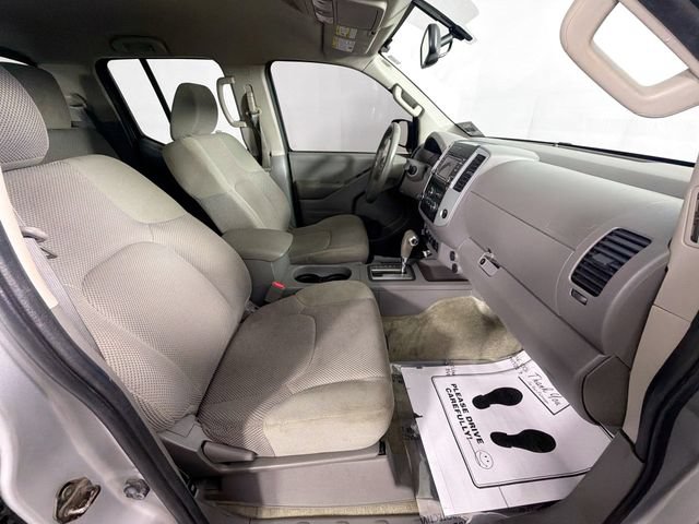 Used 2015 Nissan Frontier SV w/ SV Value Truck Package AWD/4WD image 27