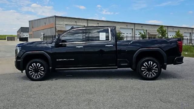 Used 2024 GMC Sierra 2500 Denali Ultimate AWD/4WD image 5