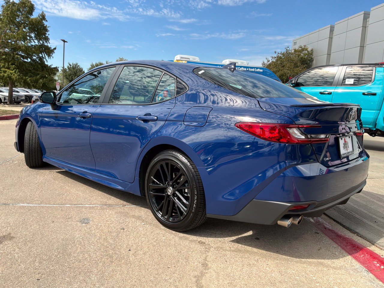 Used 2026 Toyota Camry SE FWD image 8