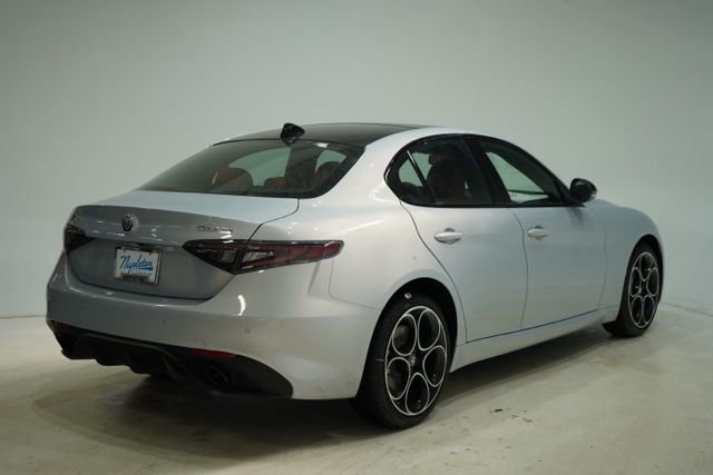 New 2025 Alfa Romeo Giulia AWD w/ Driving Assist Package image 7