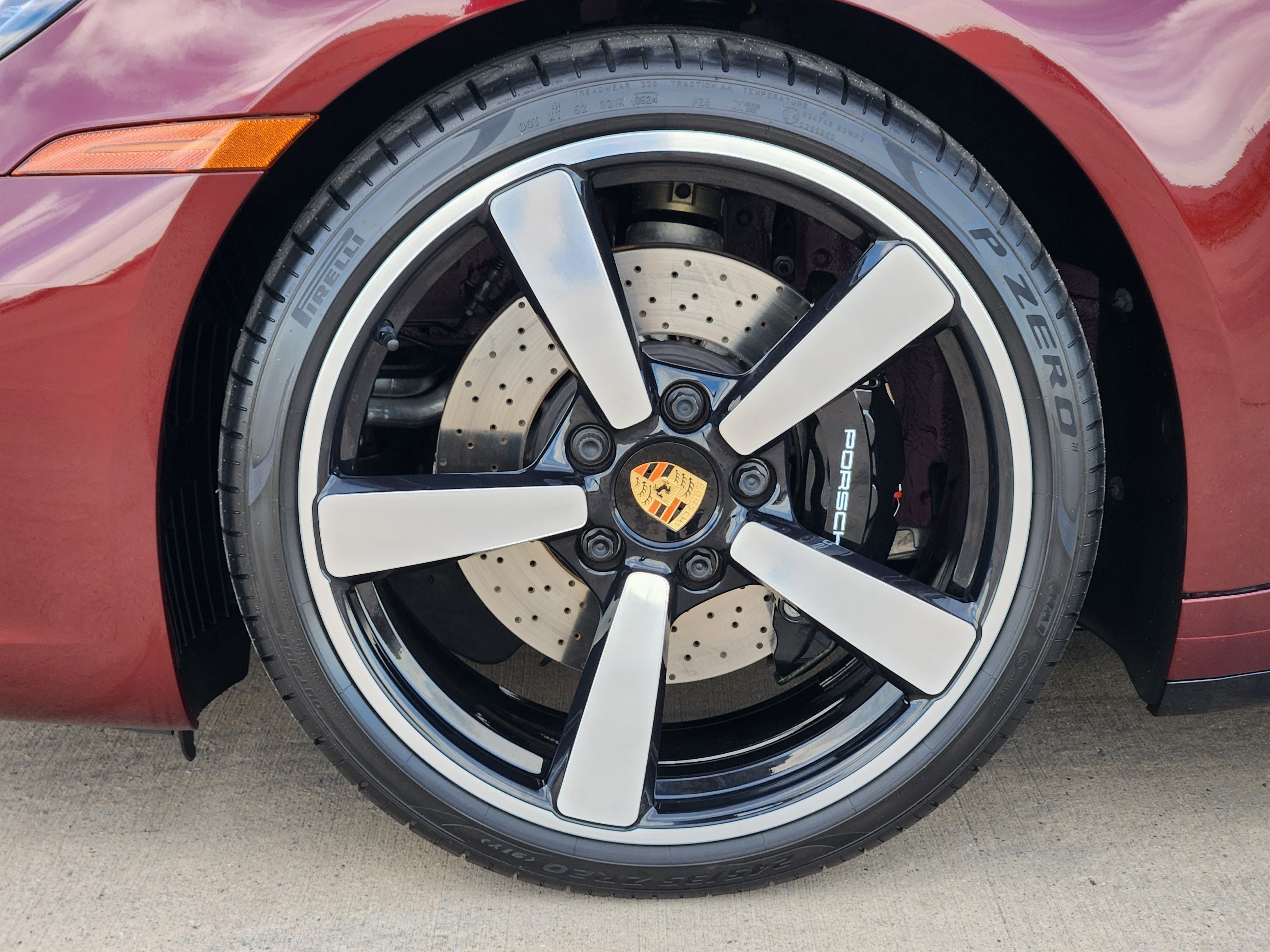 Used 2021 Porsche 911 Targa 4S Heritage Design image 9