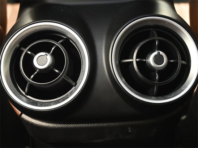 Used 2020 Alfa Romeo Stelvio image 16