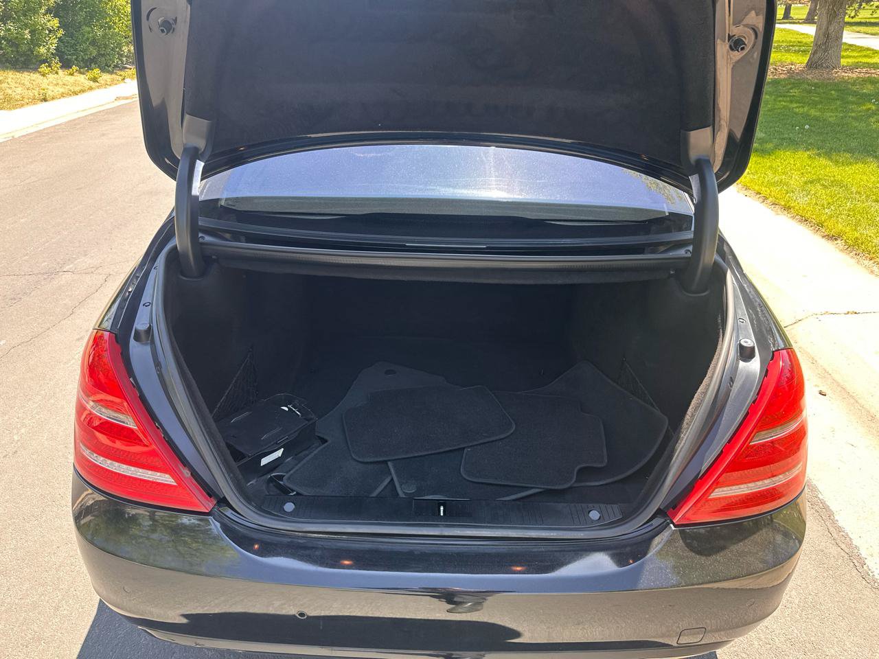 Used 2012 Mercedes-Benz S 550 image 10