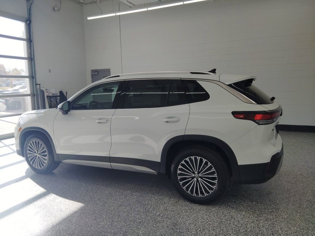 New 2026 Volkswagen Tiguan S FWD image 5