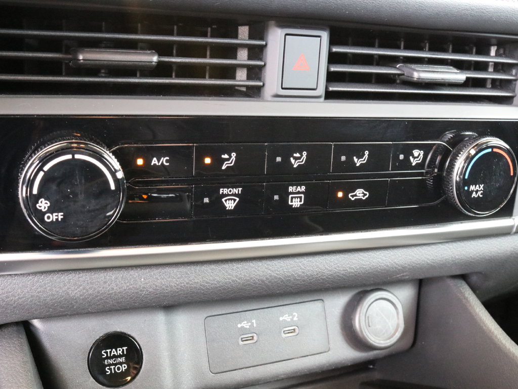 Used 2024 Nissan Rogue S AWD/4WD image 17