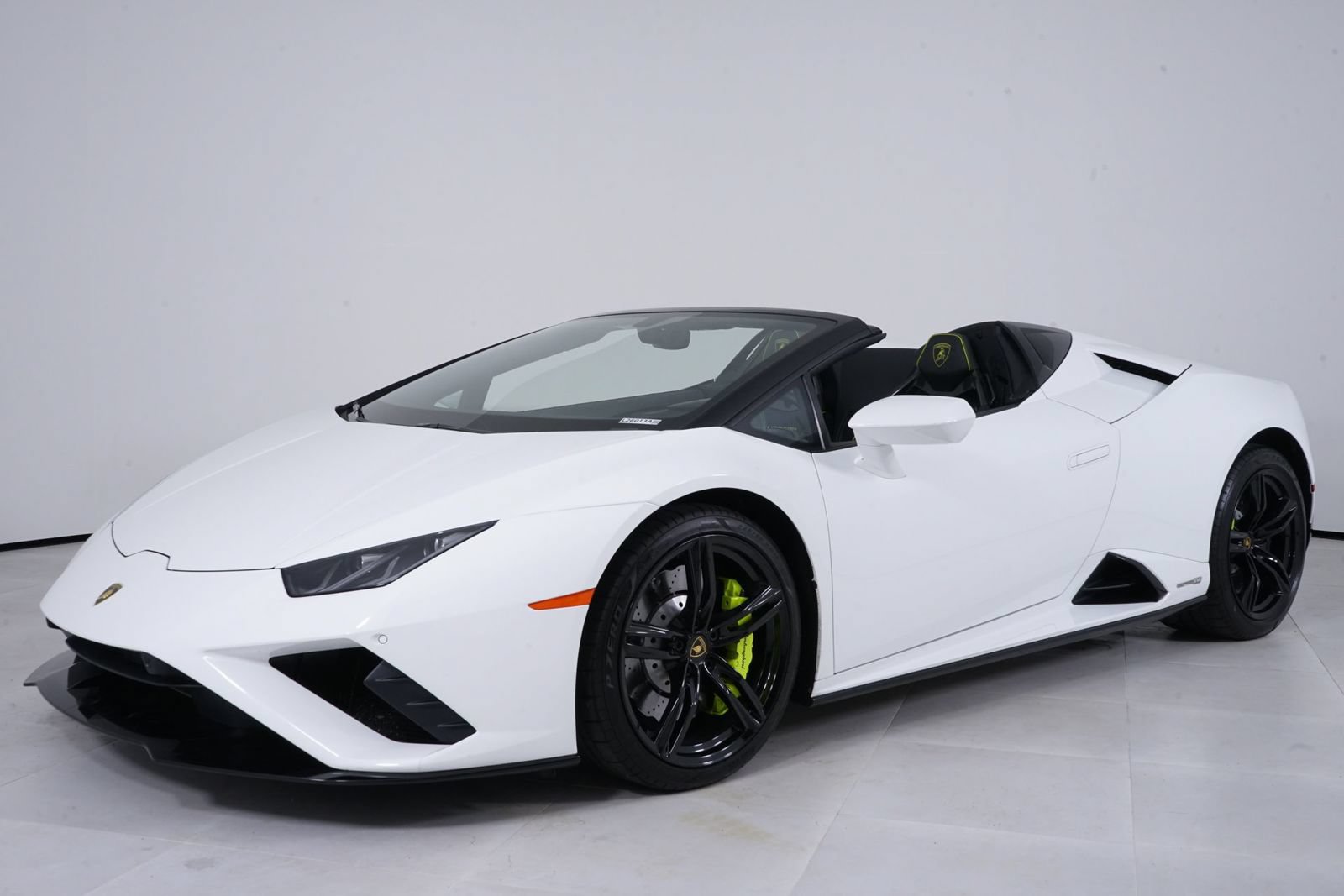 Used 2020 Lamborghini Huracan EVO RWD image 11