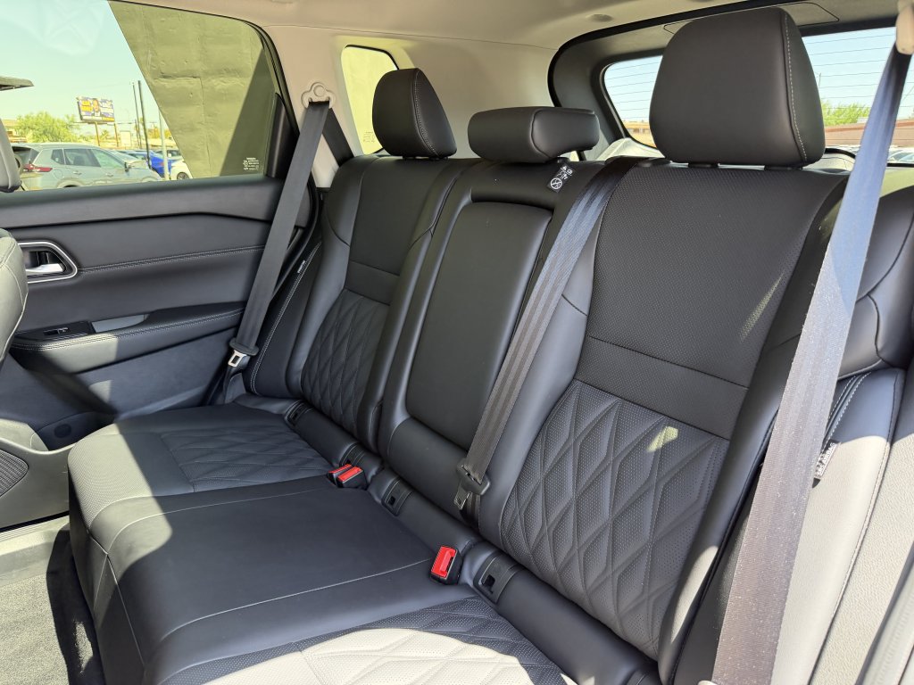 Used 2024 Nissan Rogue Platinum AWD/4WD image 36