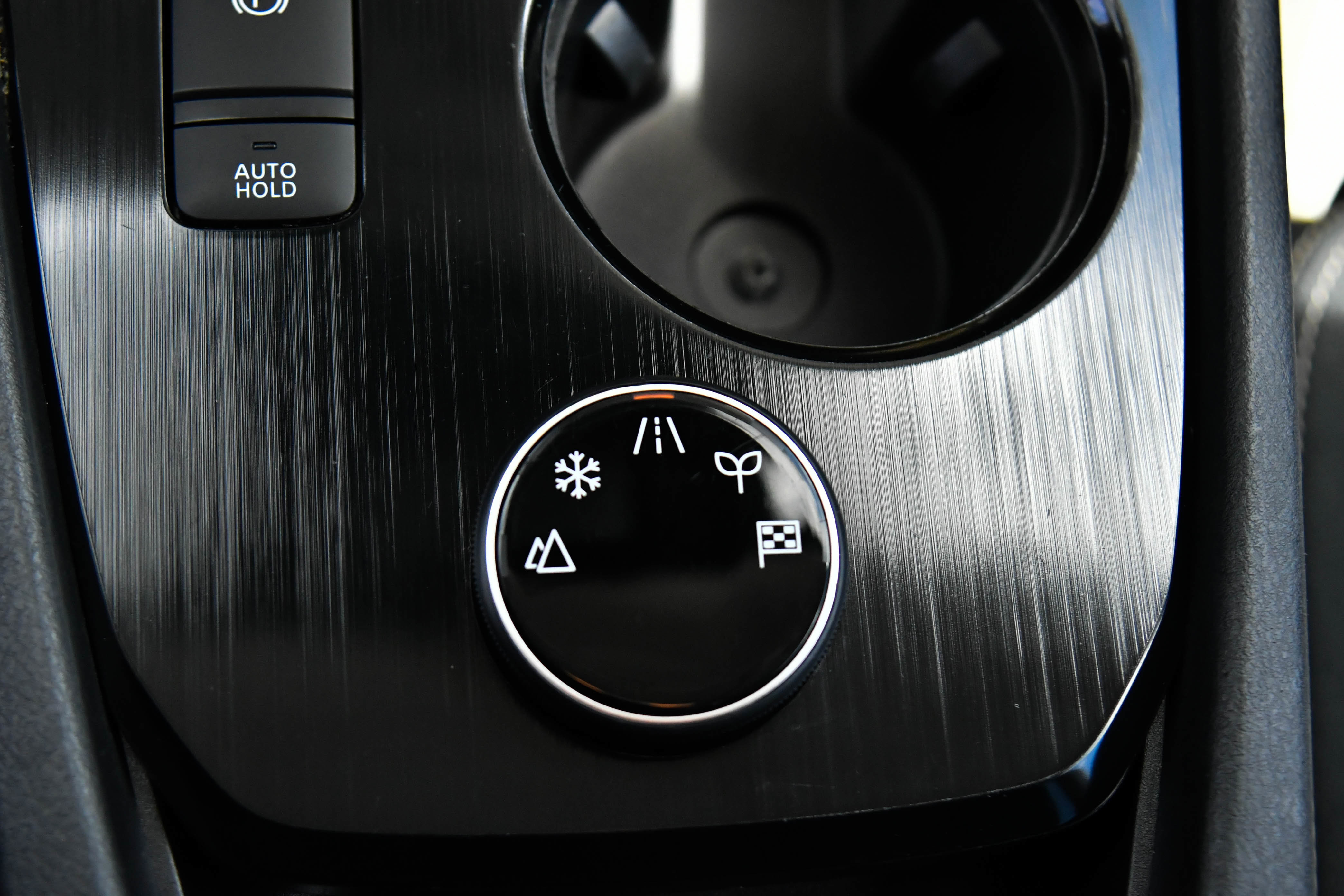 Used 2022 Nissan Rogue SV AWD/4WD image 26