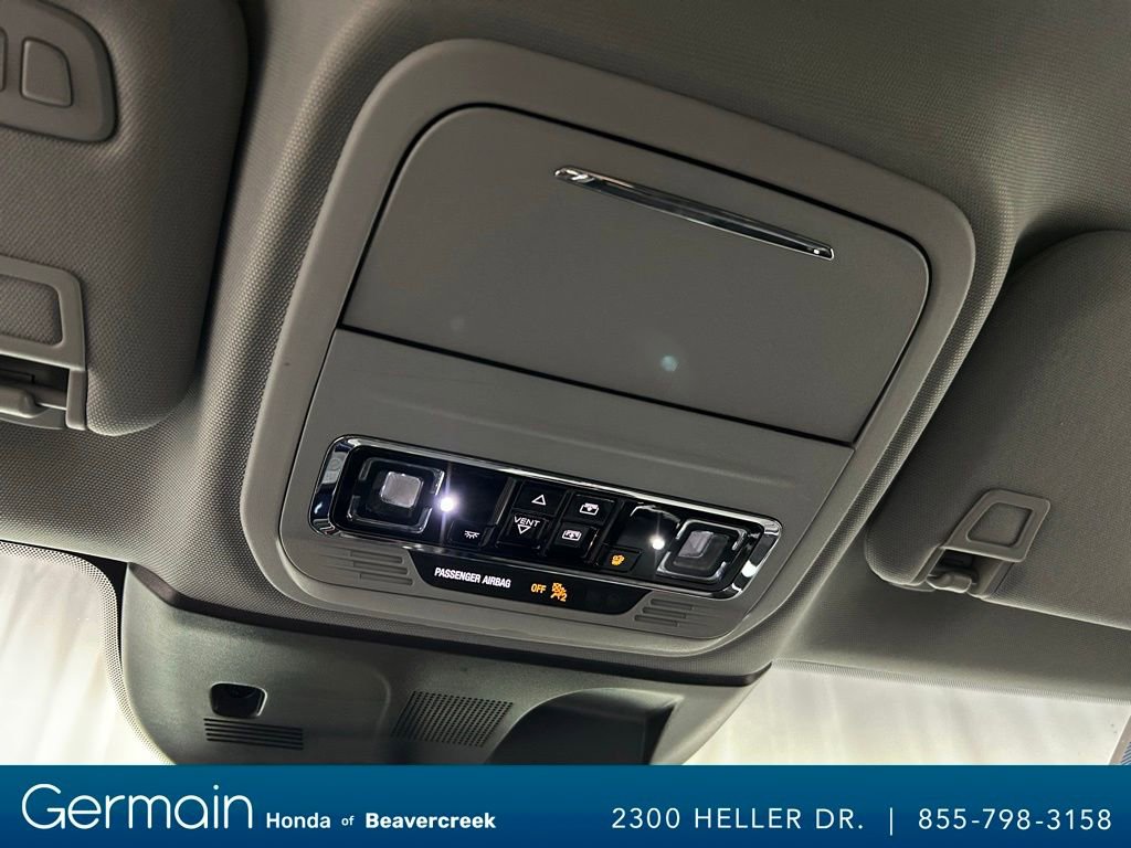 Used 2021 Lincoln Corsair AWD w/ Premium Package image 32