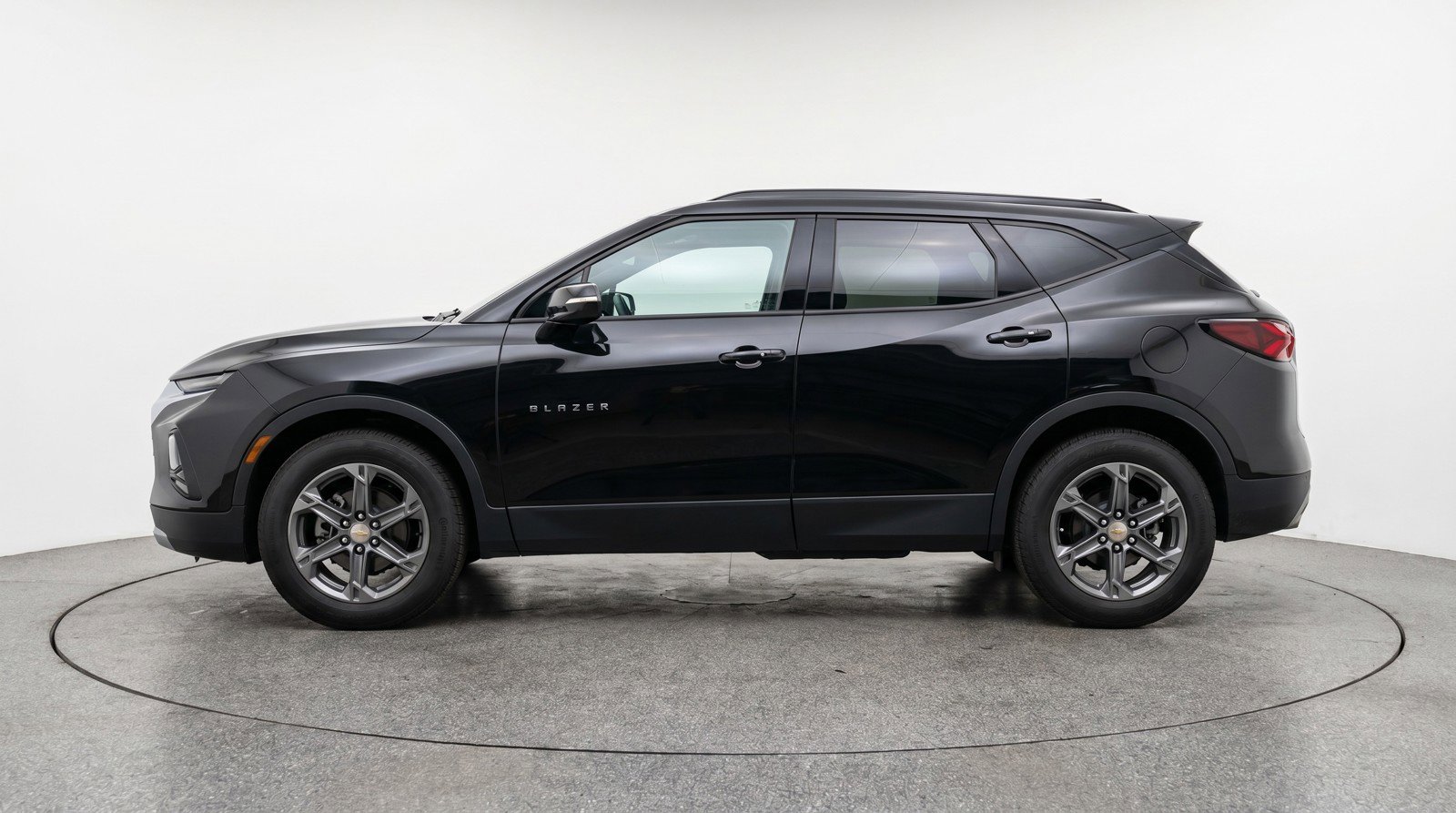 Used 2025 Chevrolet Blazer LT FWD image 5