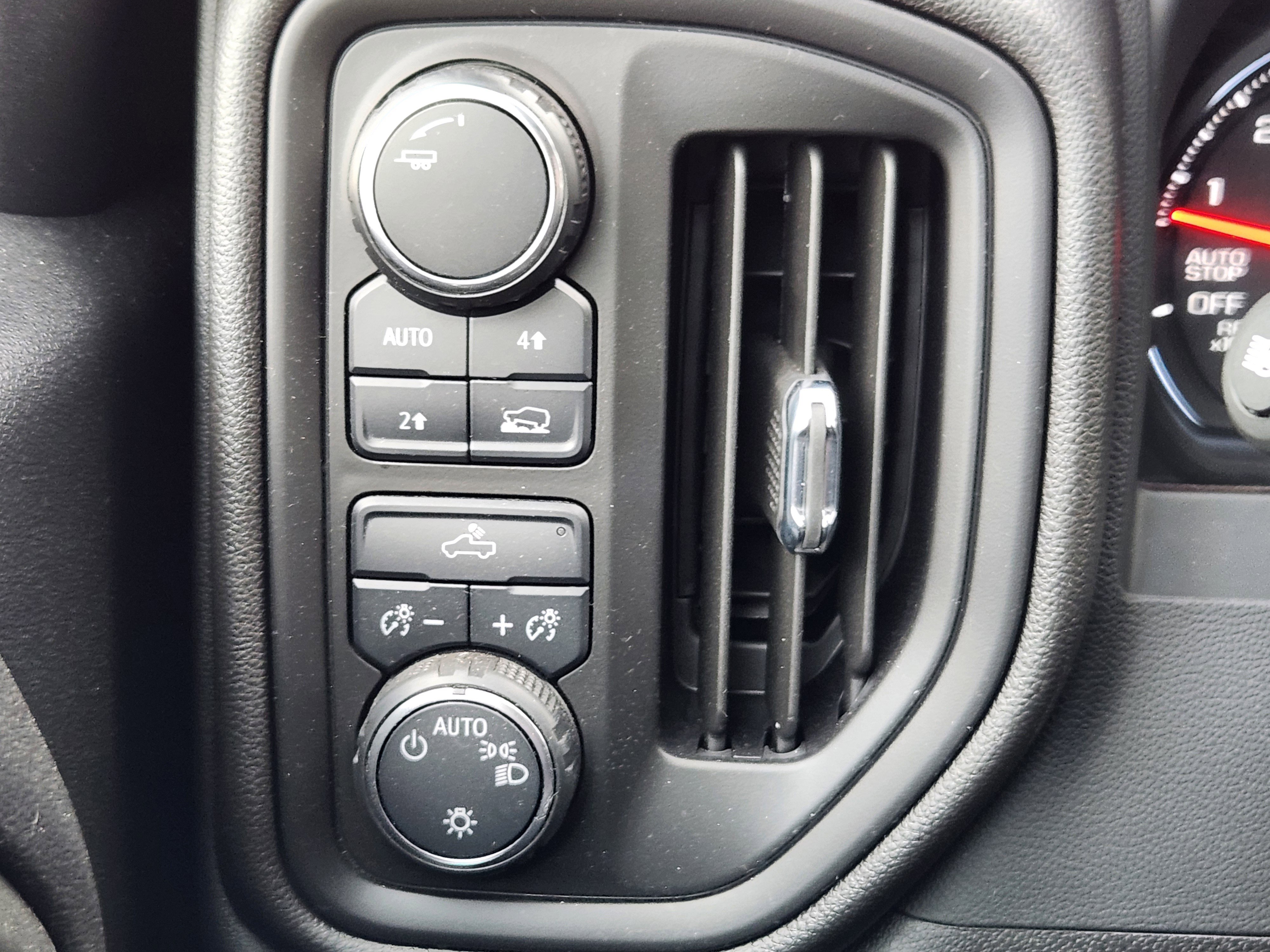 Used 2024 Chevrolet Silverado 1500 W/T image 27