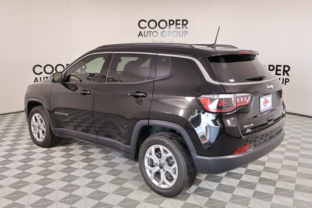 Used 2025 Jeep Compass Latitude image 22
