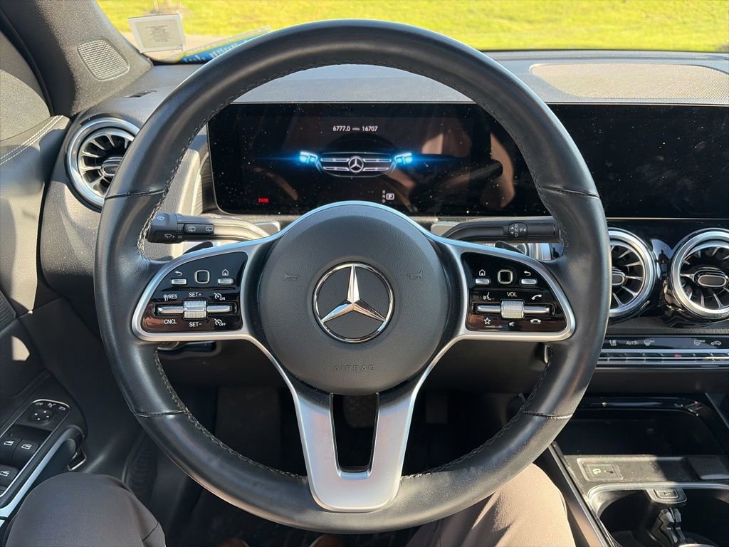 Used 2023 Mercedes-Benz GLB 250 4MATIC image 5