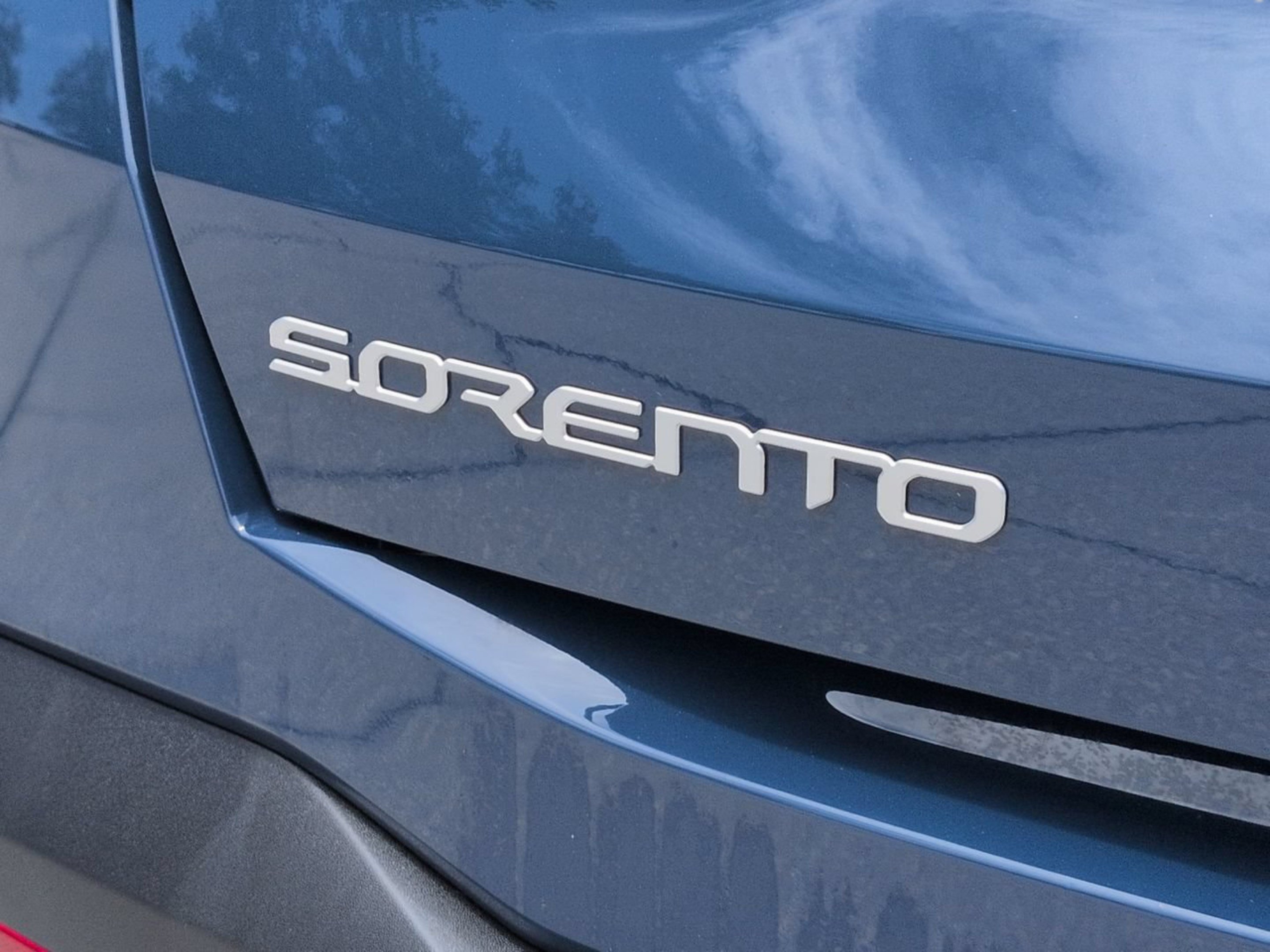 Certified 2025 Kia Sorento S w/ Panoramic Sunroof Package FWD image 16