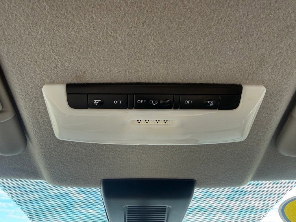 Used 2023 Nissan Kicks SV image 32