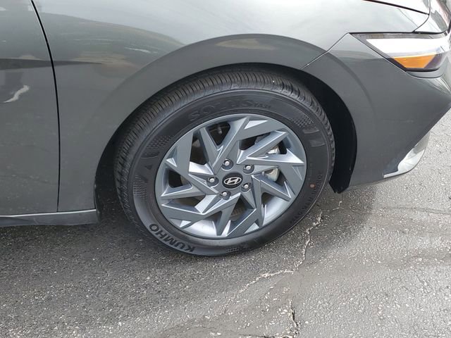 Certified 2024 Hyundai Elantra SEL FWD image 6