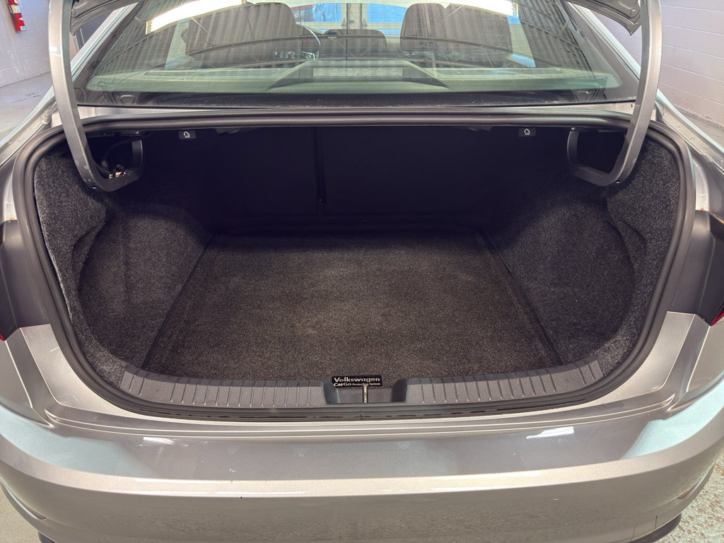Used 2020 Volkswagen Jetta GLI FWD image 31